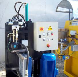 Hydraulic piston pump connected to filter-press